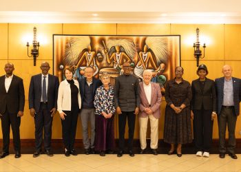 Perezida Kagame yasangiye n’abayobozi ba UGHE na PiH